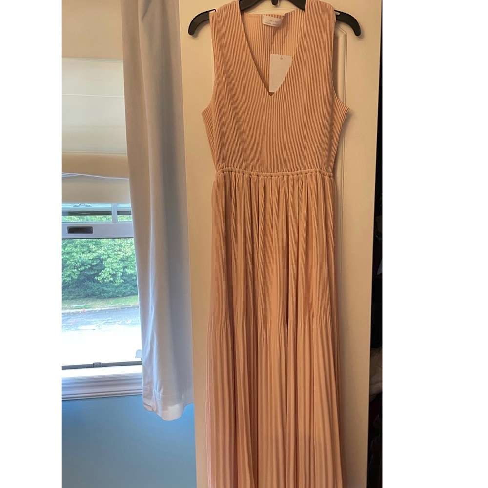 New With Tags Oak and Fort Pink Pleated Dress